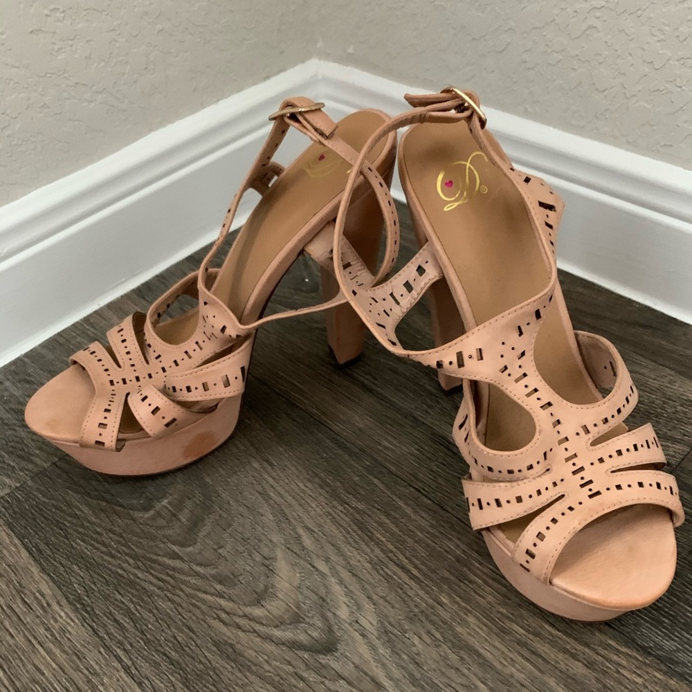 Strappy thick Heel